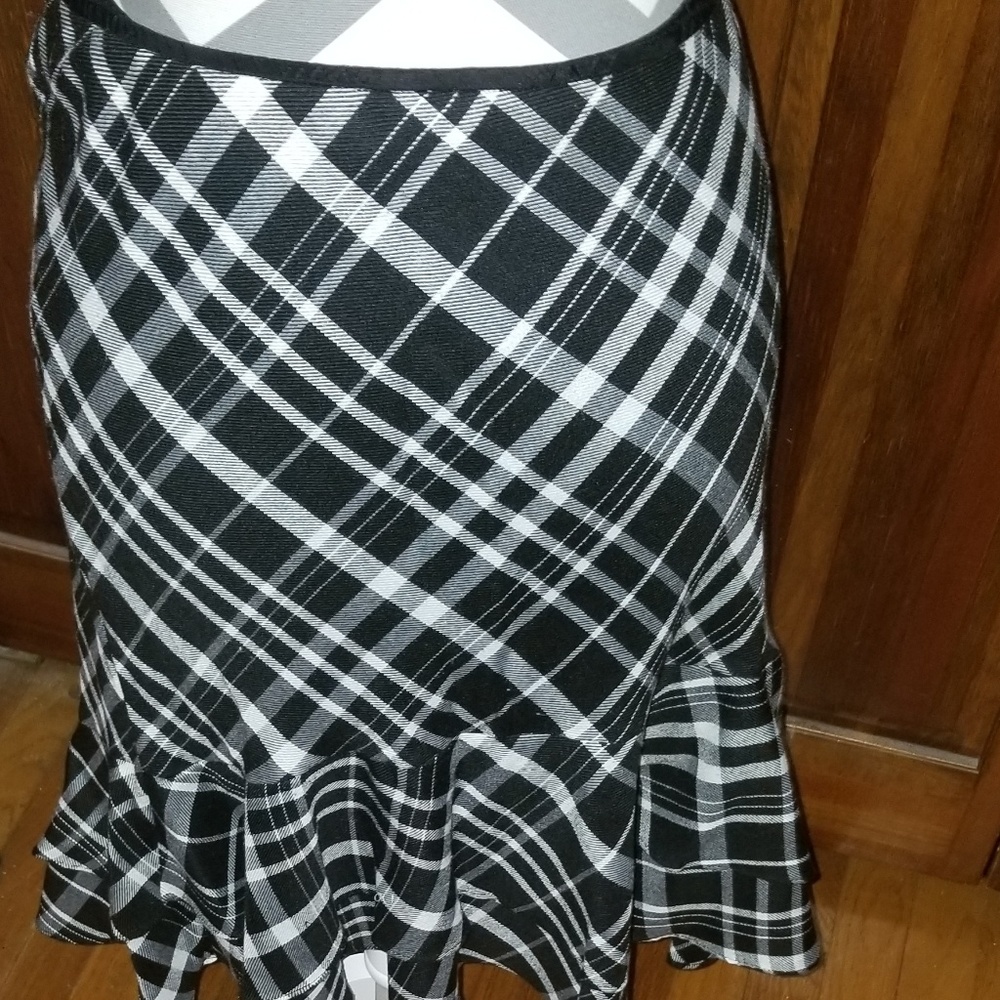Black and white plaid skirt